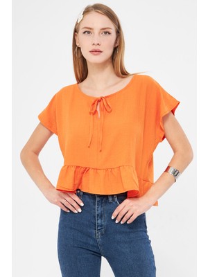 Armonika Kadın Turuncu Yarasa Kol Yakası Bağlamalı Eteği Fırfırlı Oversize Crop Bluz ARM-24Y001088