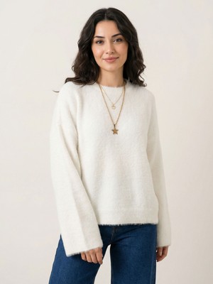 Okka Moda Beyaz Oversize Peluş Kazak