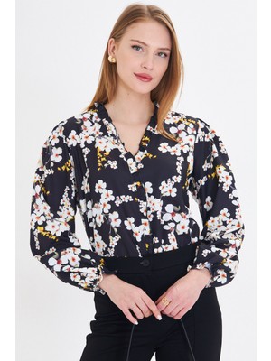 Armonika Kadın Siyah Yakası ve Önü Fırfırlı Kolları Lastikli Uzun Kollu Bluz ARM-25Y001015