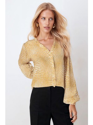 Armonika Kadın Yağ Yeşili Yakası ve Önü Fırfırlı Kolları Lastikli Uzun Kollu Bluz ARM-25Y001015