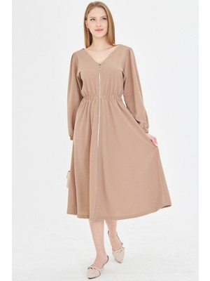 Armonika Kadın Vizon Ön Arka V Yaka Önden Fermuarlı Uzun Kol Midi Boy Elbise ARM-25Y001002