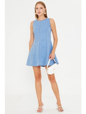 Armonika Kadın Açık Mavi Vücuda Oturan Denim Kloş Elbise ARM-25Y001088