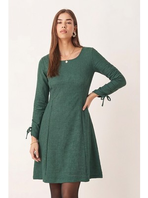 Armonika Kadın Koyu Yeşil Sıfır Yaka Kolları Büzgülü Kulplu Uzun Kol Elbise ARM-26K001033