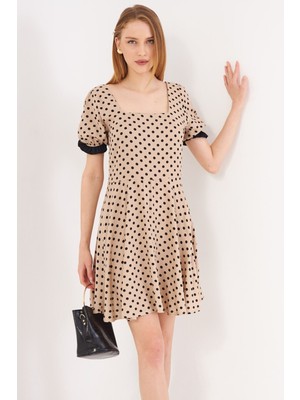 Armonika Kadın Bej Ön Arka Kare Yaka Fırfır Detaylı Puantiyeli Karpuz Kol Kloş Mini Elbise ARM-24Y001051
