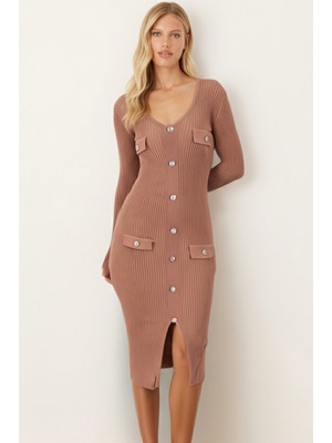 Armonika Kadın Camel V Yaka Önü Yırtmaçlı Düğme Detaylı Triko Elbise ARM-26K136074