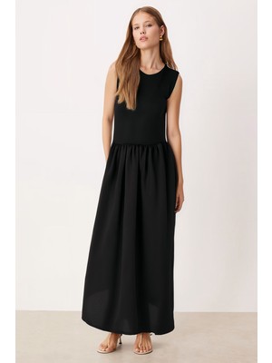 Armonika Kadın Siyah Sıfır Yaka Beli Büzgülü Cepli Midi Boy Elbise ARM-25Y001096