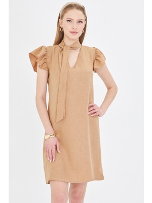 Armonika Kadın Vizon V Yaka Kolları Fırfırlı Kravat Detaylı Elbise ARM-25Y001022