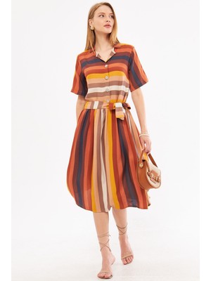 Armonika Kadın Renkli Önü Düğmeli Beli Büzgülü Kuşaklı Midi Boy Elbise ARM-24Y001068