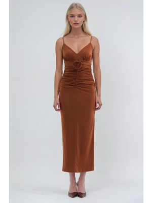 Lijuri Gül Detaylı ve Büzgülü Askılı Elbise 2938 R5-D-K2