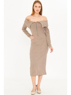 Armonika Kadın Vizon Düşük Omuz Önden Fermuarlı Yırtmaçlı Midi Boy Triko Elbise ARM-25K001089