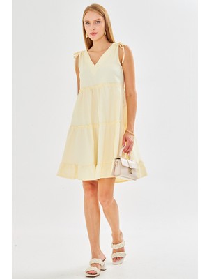 Armonika Kadın Açık Sarı V Yaka Fırfırlı Kolsuz Omzu Bağlamalı Elbise ARM-25Y001061