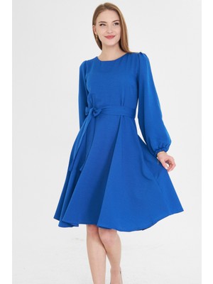 Armonika Kadın Saks Sıfır Yaka Arkası Fermuarlı Kuşaklı Uzun Kol Kloş Midi Boy Elbise ARM-25Y001008