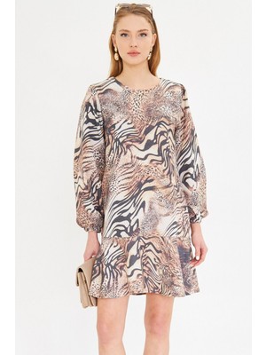 Armonika Kadın Kahve Yuvarlak Yaka Eteği Volanlı Kolları Büzgülü Mini Elbise ARM-25K001093