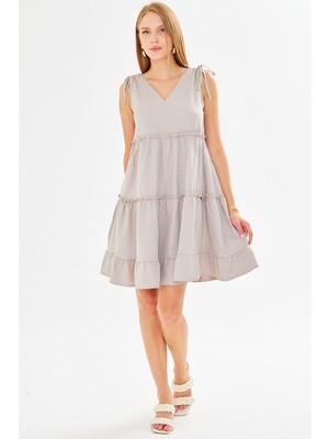 Armonika Kadın Vizon V Yaka Fırfırlı Kolsuz Omzu Bağlamalı Elbise ARM-25Y001061