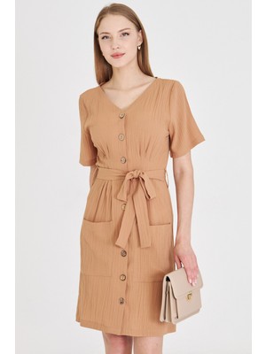 Armonika Kadın Vizon Düğmeli Kuşaklı Pens Detaylı V Yaka Elbise ARM-25Y001058
