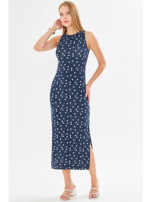 Armonika Kadın Lacivert-Beyaz Sıfır Yaka Kolsuz Yırtmaçlı Uzun Elbise ARM-23Y001090