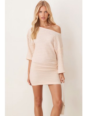 Armonika Kadın Ekru Kayık Yaka Yarasa Kol Yumuşak Dokulu Elbise ARM-26K001039