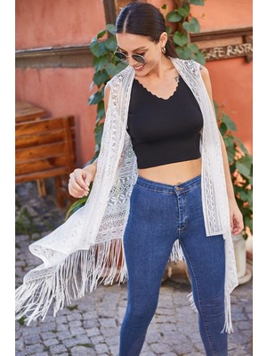 Armonika Kadın Beyaz Dantelli Püsküllü Yelek ARM-21K001257