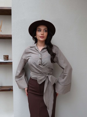 Esra Helvacı Çizgili Yan Bağlamalı Gömlek