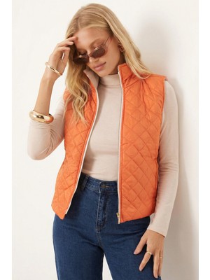 Armonika Kadın Turuncu Kaşe Astarlı Cepli Fermuarlı Kapitone Yelek ARM-24K001063