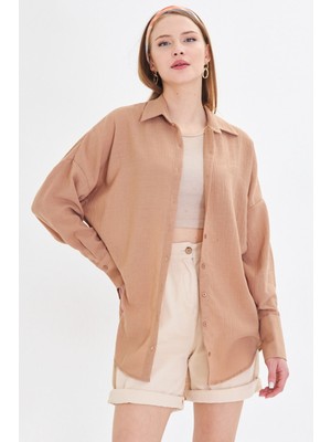 Armonika Kadın Bej Oversize Dokulu Keten Görünümlü Geniş Manşetli Gömlek ARM-24K001001