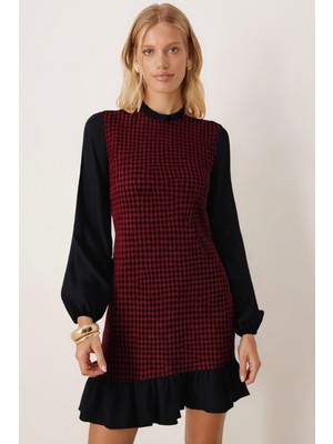 Armonika Kadın Bordo Yakası ve Altı Fırfırlı Kazayağı Desen Elbise ARM-21Y001080