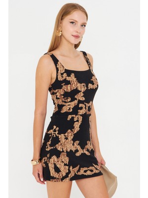 Armonika Kadın Siyah-Bej Kare Yaka Vücuda Oturan Şortlu Mini Elbise ARM-25Y001095