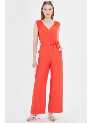 Armonika Kadın Turuncu Kruvaze Yaka Omuzu Lastik Detaylı Sırtı V Kuşaklı Uzun Tulum ARM-24Y001049