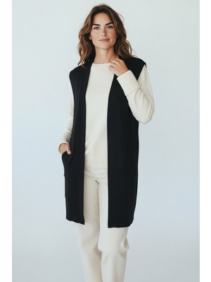 Ece Giyim Kadın Önü Düğmesiz Cepli Yanlardan Yırtmaçlı Yelek