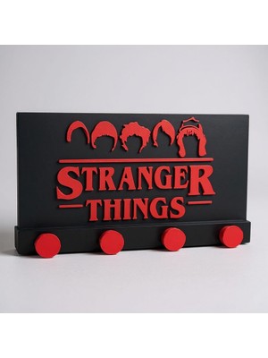 Juli Stranger Things Temalı Duvar Anahtarlığı – Dekoratif Askılık (22 x 11 Cm)