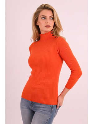Armonika Kadın Turuncu Dik Yaka Omuzları Zımba Detaylı Triko Kazak ARM-26K136065