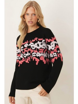 Armonika Kadın Siyah Önü Kabartmalı Desen Triko Kazak ARM-26K136018