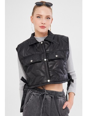 Armonika Kadın Siyah Yanları Bağlama Detaylı Cepli Crop Yelek ARM-25K025007