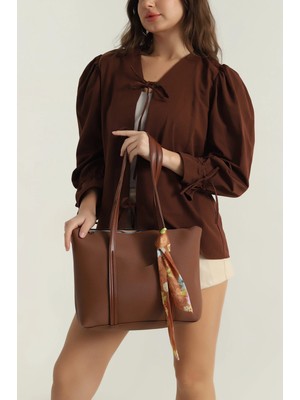 Clodi Hakiki Deri Görünümlü Fular Detaylı Fermuarlı Kadın Omuz ve Kol Çantası - Taba Şık Tasarım