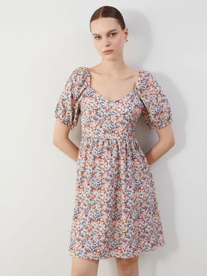 Lc Waikiki Yeni Sezon Kalp Yaka Çiçekli Mini Elbise