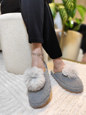 Peluş Ponponlı Terlik