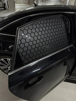 Typhon Aston Martin Virage Petek Cam Sticker Altıgen 100*50 cm Tek Cam (Kelebek) Set