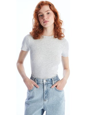 Lc Waikiki Yeni Sezon Bisiklet Yaka Dokulu Kadın Tişört