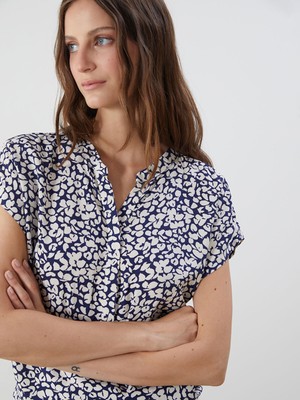 Lc Waikiki Yeni Sezon Kaçık Yaka Çiçekli Bluz