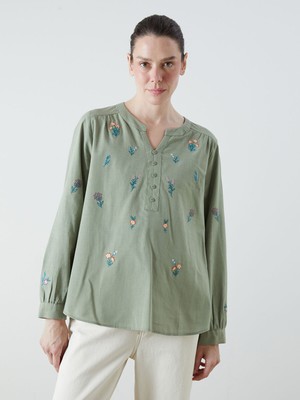 Lc Waikiki Yeni Sezon Kaçık Yaka Çiçek Nakışlı Bluz