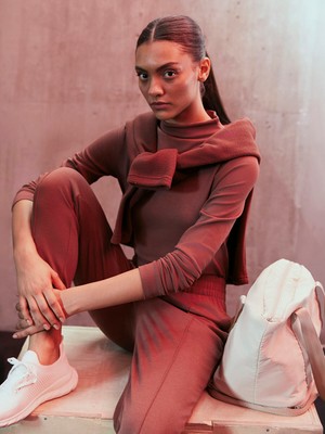 Lc Waikiki Yeni Sezon Dik Yaka Düz Uzun Kollu Kadın Spor Tişört