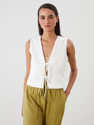 Lc Waikiki Yeni Sezon V Yaka Dokulu Fiyonklu Kadın Klasik Yelek