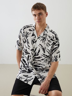 Lc Waikiki Yeni Sezon Regular Fit Kısa Kollu Desenli Viskon Erkek Gömlek