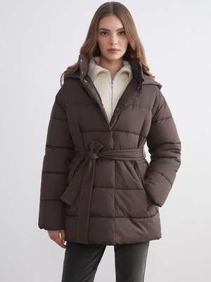 Lc Waikiki Yeni Sezon Kapüşonlu Beli Kuşaklı Kadın Şişme Mont