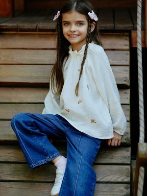 Lc Waikiki Yeni Sezon Fırfırlı Dik Yaka Çiçek Nakışlı Kız Çocuk Bluz