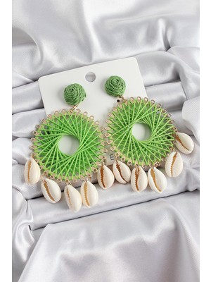 Yeşil Hasır Örgü Sarmal Model Sallantılı Deniz Kabuğu Detaylı Gold Renk Kadın Küpe