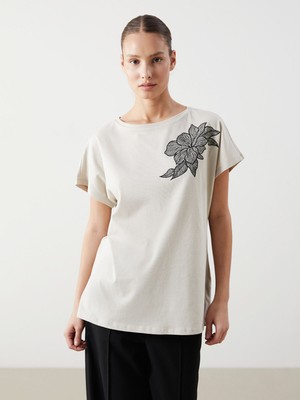 Lc Waikiki Yeni Sezon Bisiklet Yaka Çiçekli Kadın Tişört