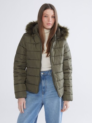 Lc Waikiki Yeni Sezon Kürklü Kapüşonlu Kadın Şişme Mont