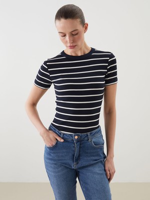 Lc Waikiki Yeni Sezon Bisiklet Yaka Çizgili Kadın Tişört