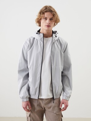 Lc Waikiki Erkek Kapüşonlu Yağmurluk Gri Standart Kalıp Şık Tasarım L Beden